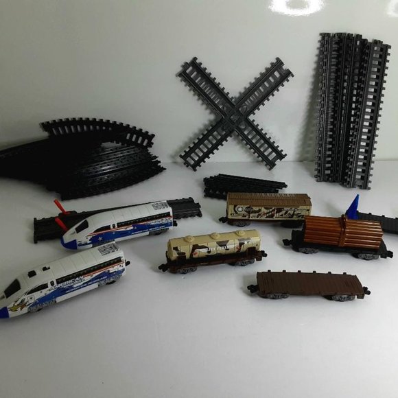 Jakks Pacific Train Set Lot - 37 Pieces - Complete - Picture 1 of 8